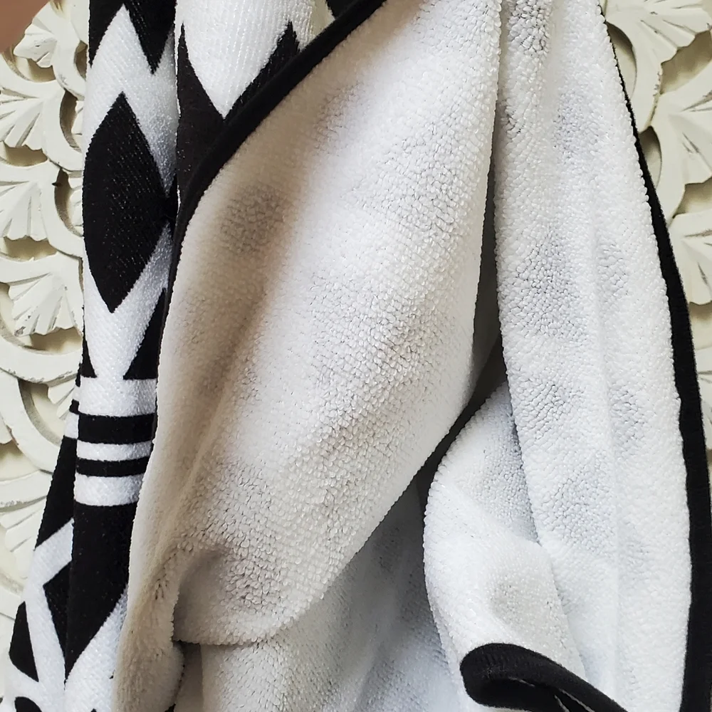NEW Round Beach Towel Geometric Black and White Circle Towels